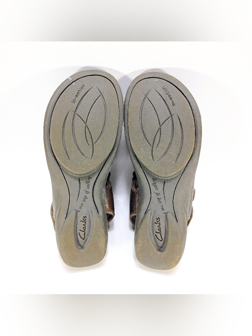 Clarks Collection Womens 7 Wide Fit Pewter Metallic Leather Ankle Strap Sandals - Picture 9 of 10